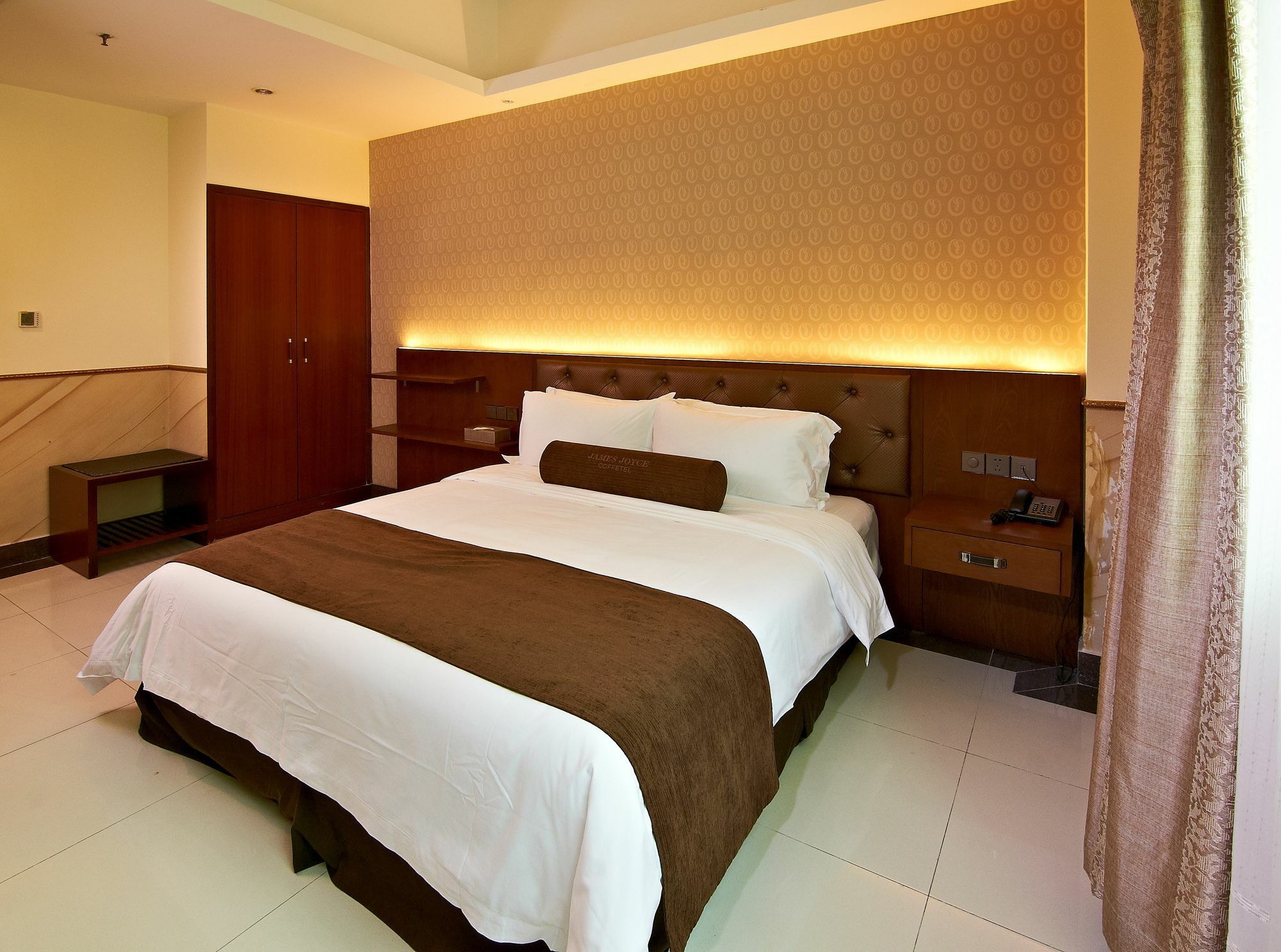 James Joyce Coffetel Hotel Guangzhou Shi Jing City Square Branch Exterior foto